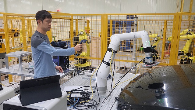 [2023-80호] ETRI, 비전문가도 로봇 이용해 작업 가능해진다
